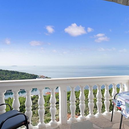 1 Bedroom Stunning Apartment In Primosten Bagian luar foto