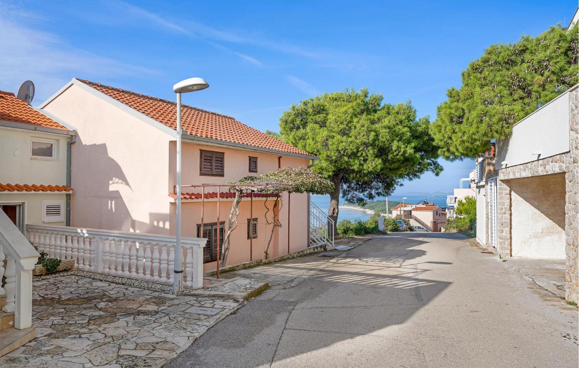 1 Bedroom Stunning Apartment In Primosten Bagian luar foto