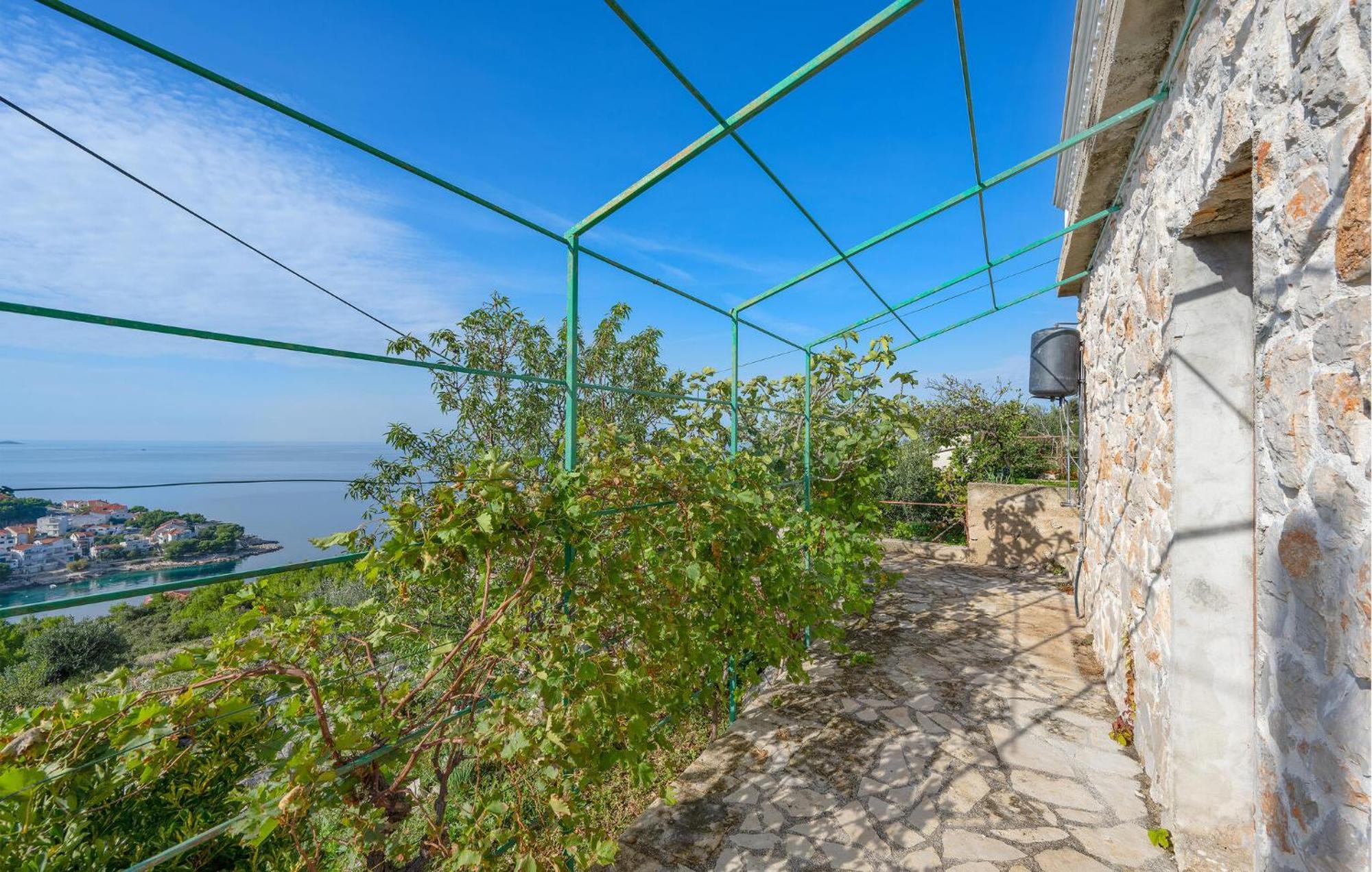 1 Bedroom Stunning Apartment In Primosten Bagian luar foto